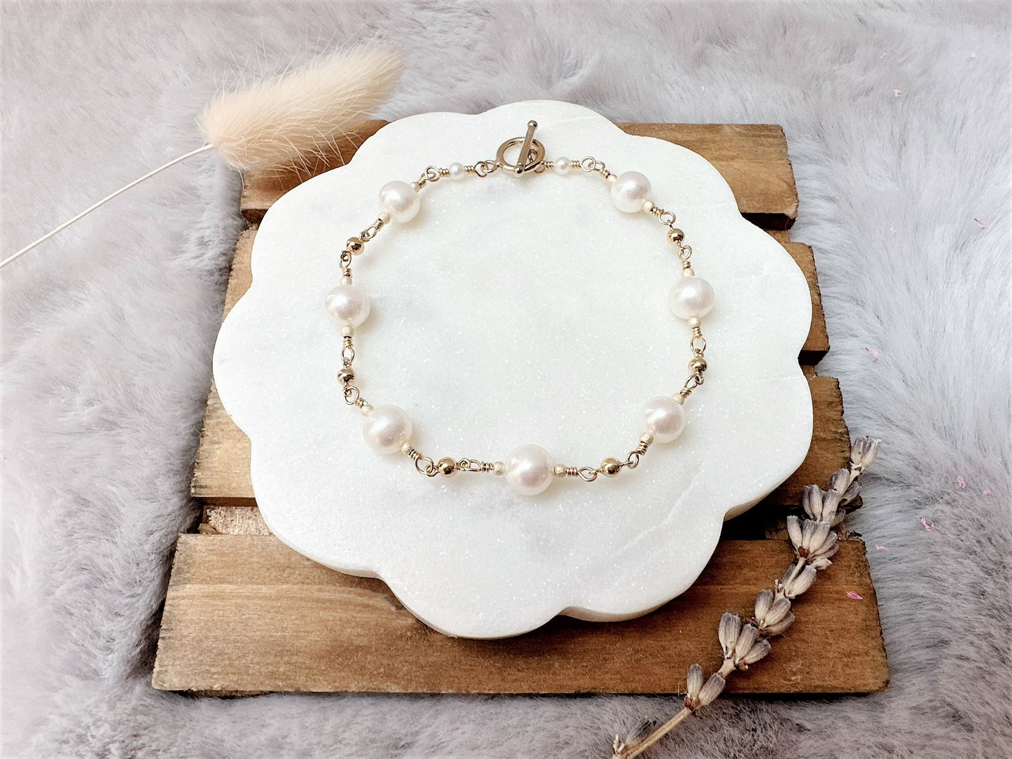 White Freshwater Pearl Bracelet