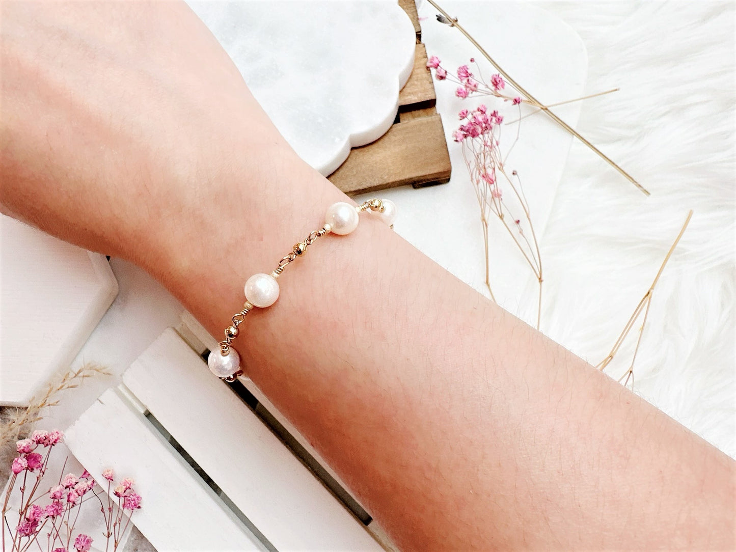 White Freshwater Pearl Bracelet