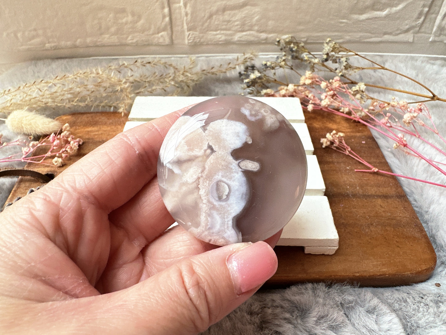 Flower Agate Round Flat Palm Stone