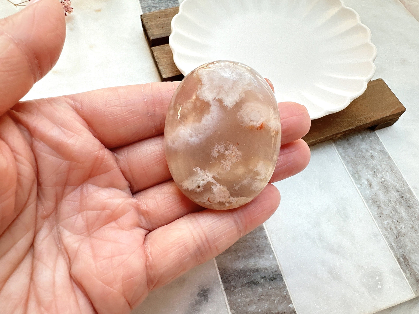 Small Flower Agate Palm Stone