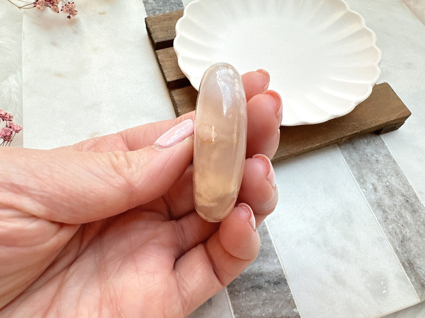 Small Flower Agate Palm Stone