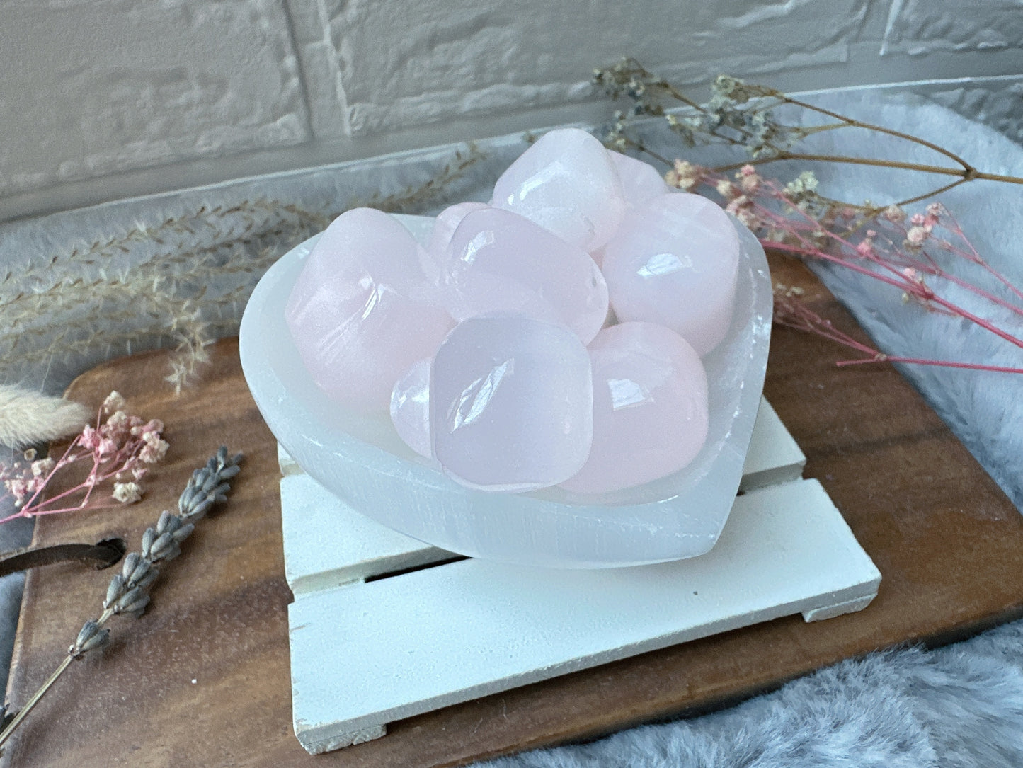 One Mangano Calcite Tumble