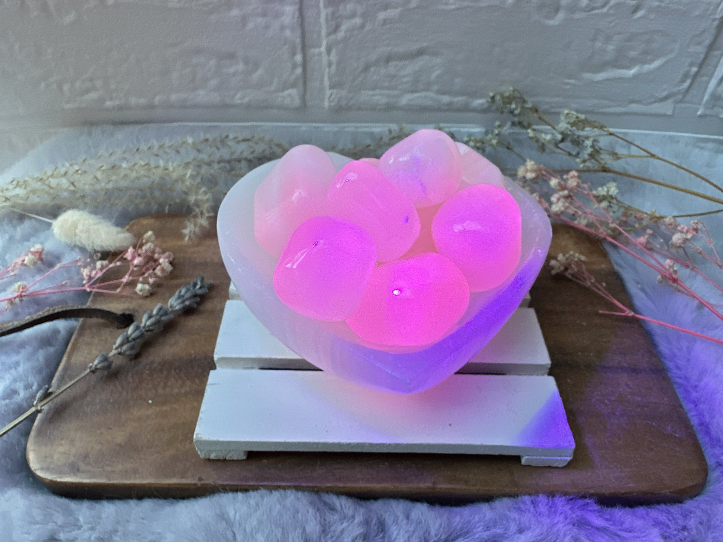 One Mangano Calcite Tumble
