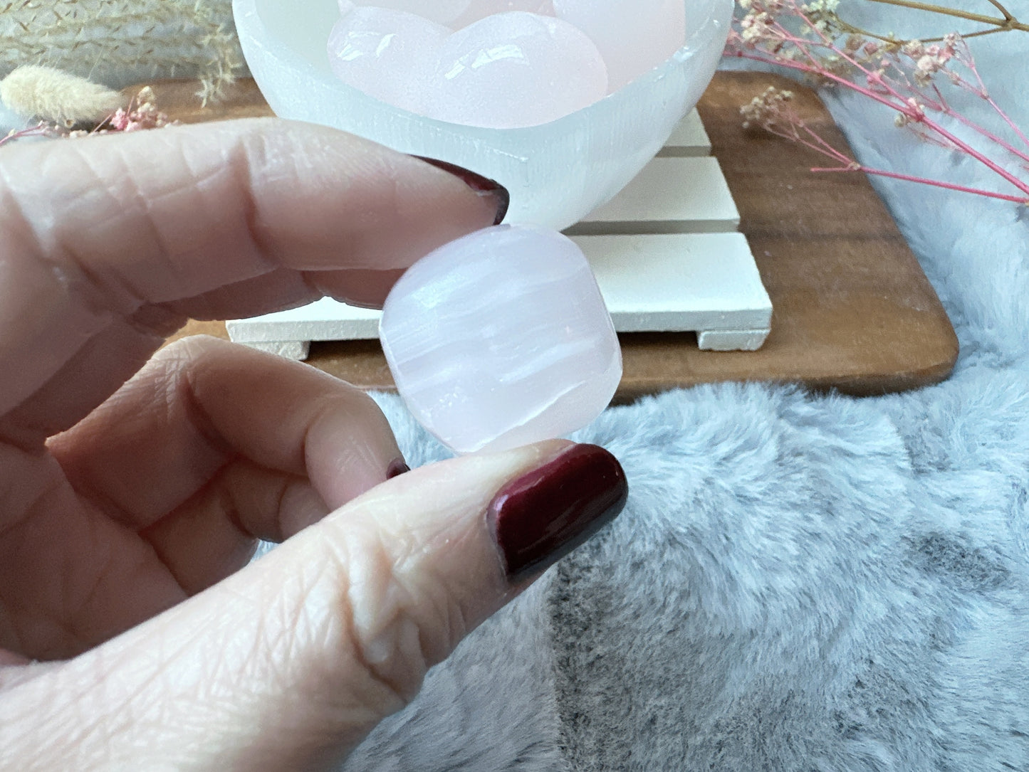 One Mangano Calcite Tumble