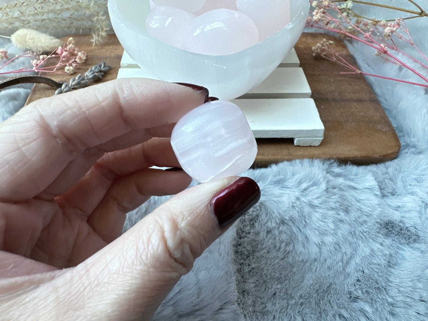 One Mangano Calcite Tumble