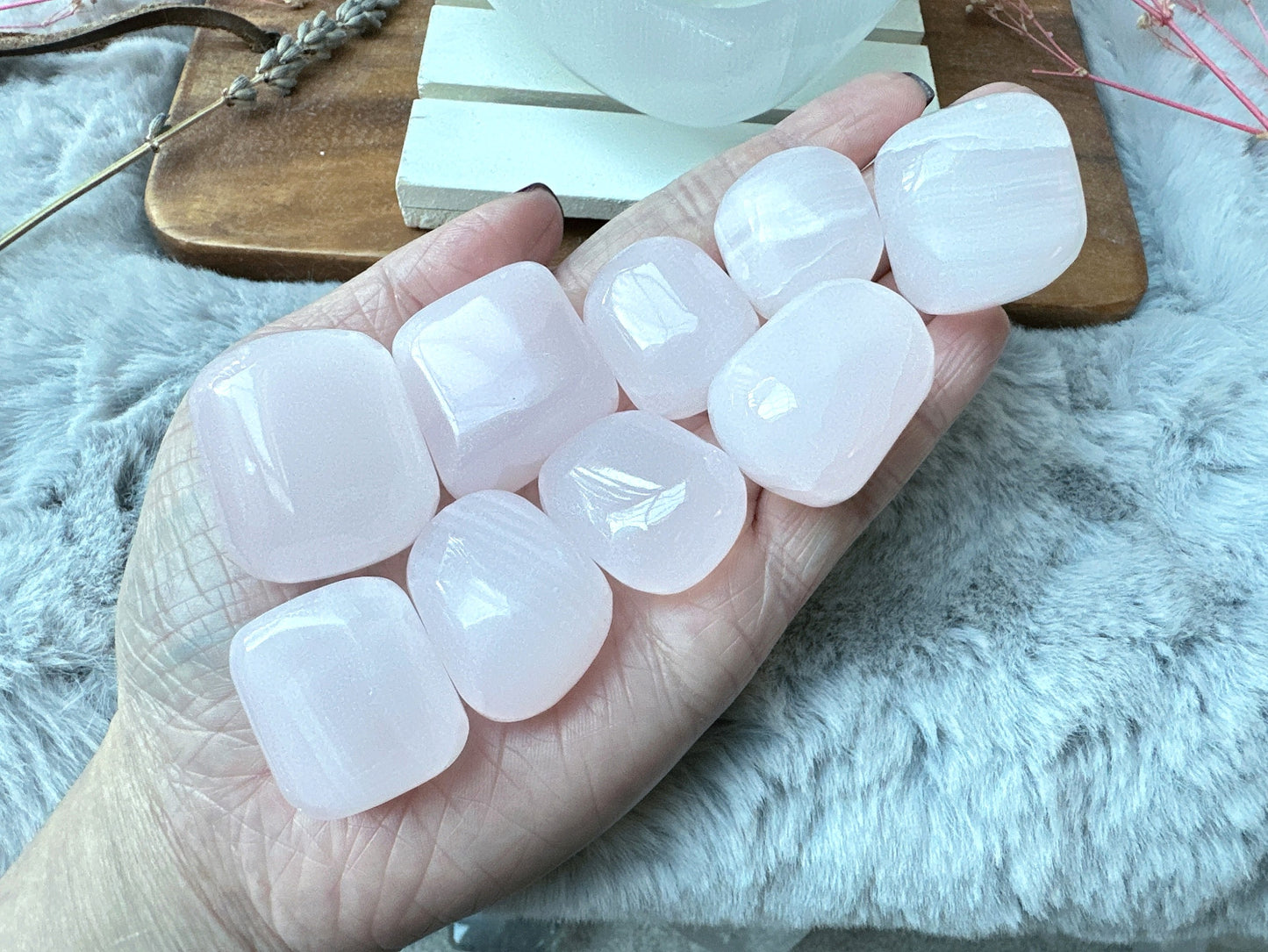 One Mangano Calcite Tumble