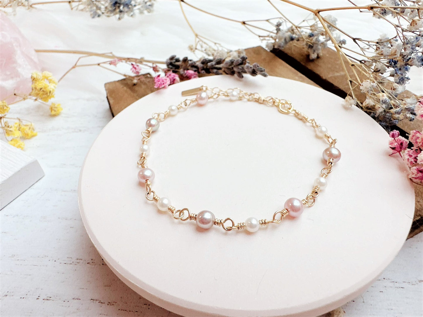 Lavender and White Freshwater Pearl Bracelet