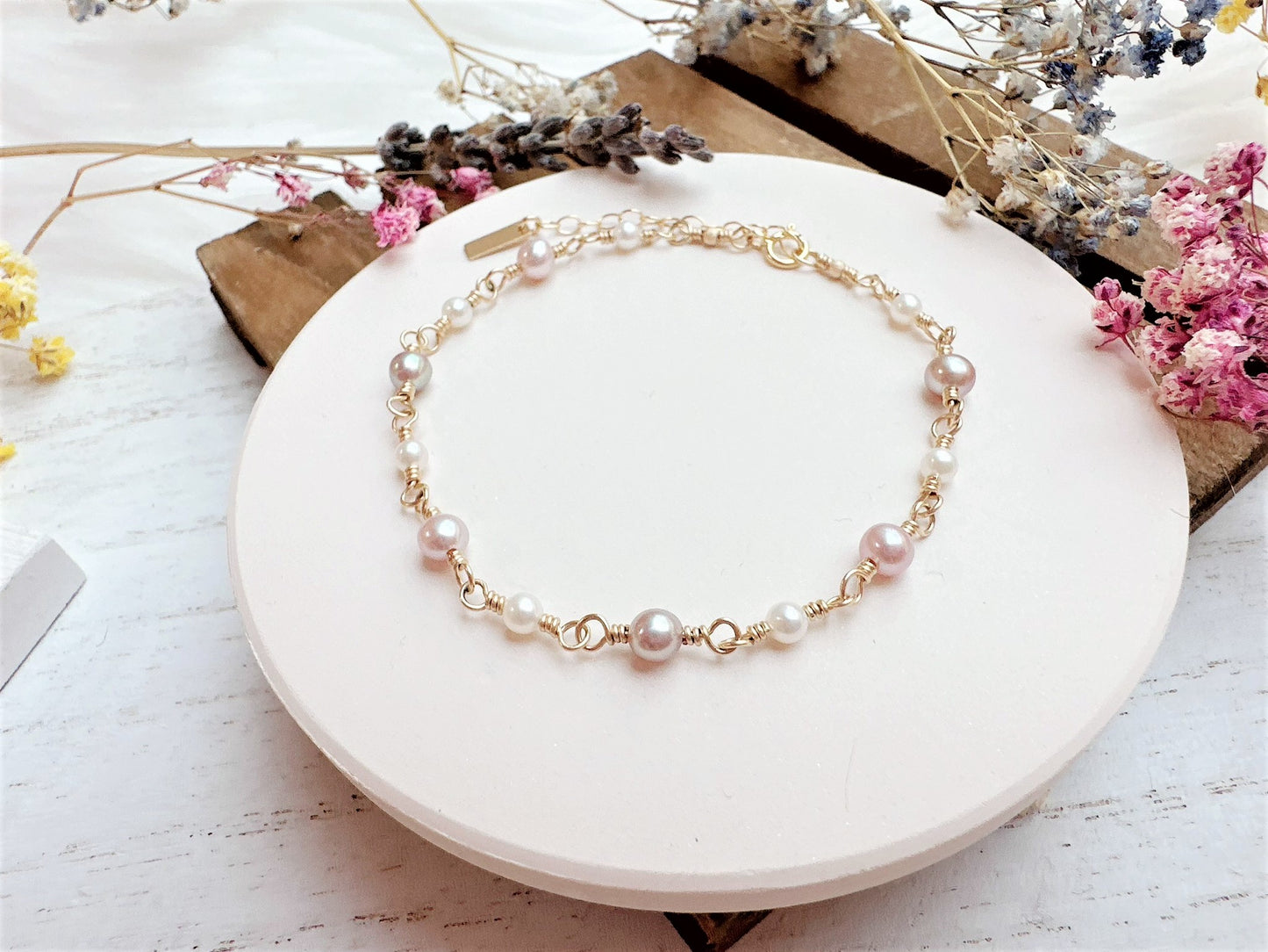 Lavender and White Freshwater Pearl Bracelet
