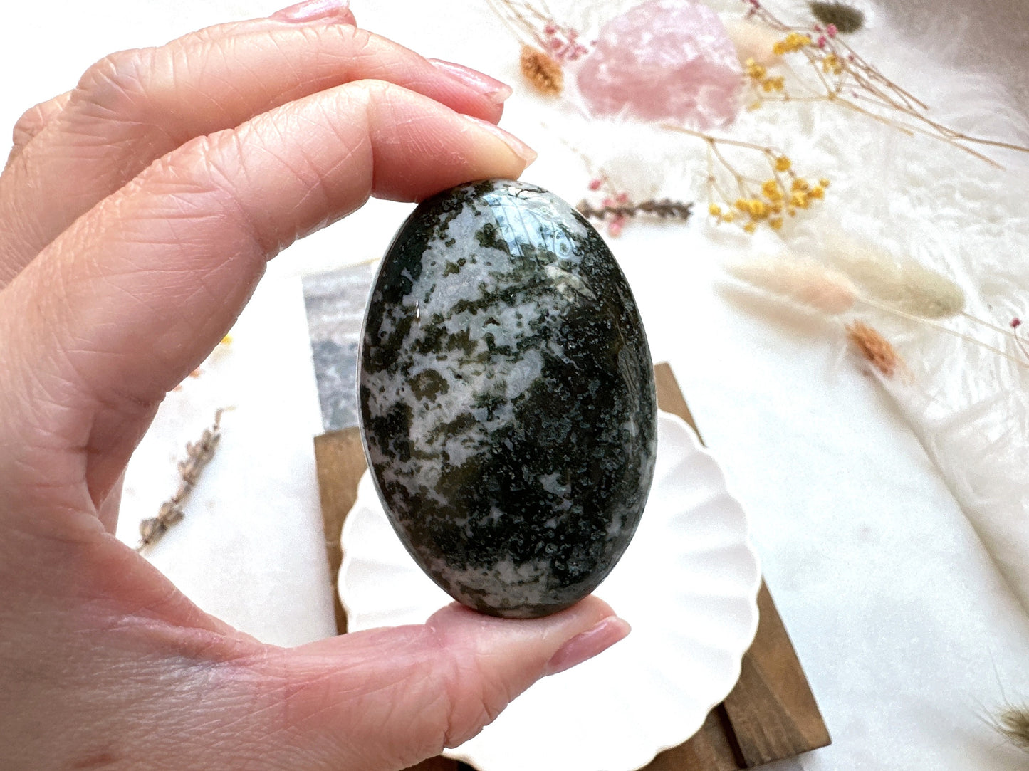Moss Agate Palm Stone