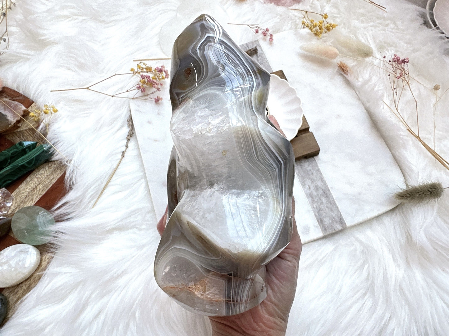 1.94kg Large Agate Flame