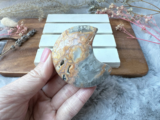 Crazy Lace Agate Moon