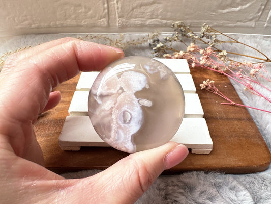 Flower Agate Round Flat Palm Stone