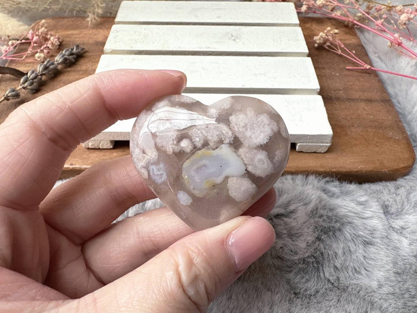 Small Flower Agate Heart