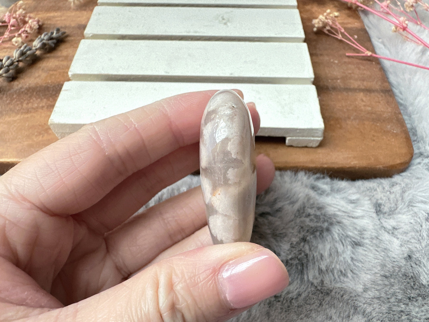 Small Flower Agate Heart