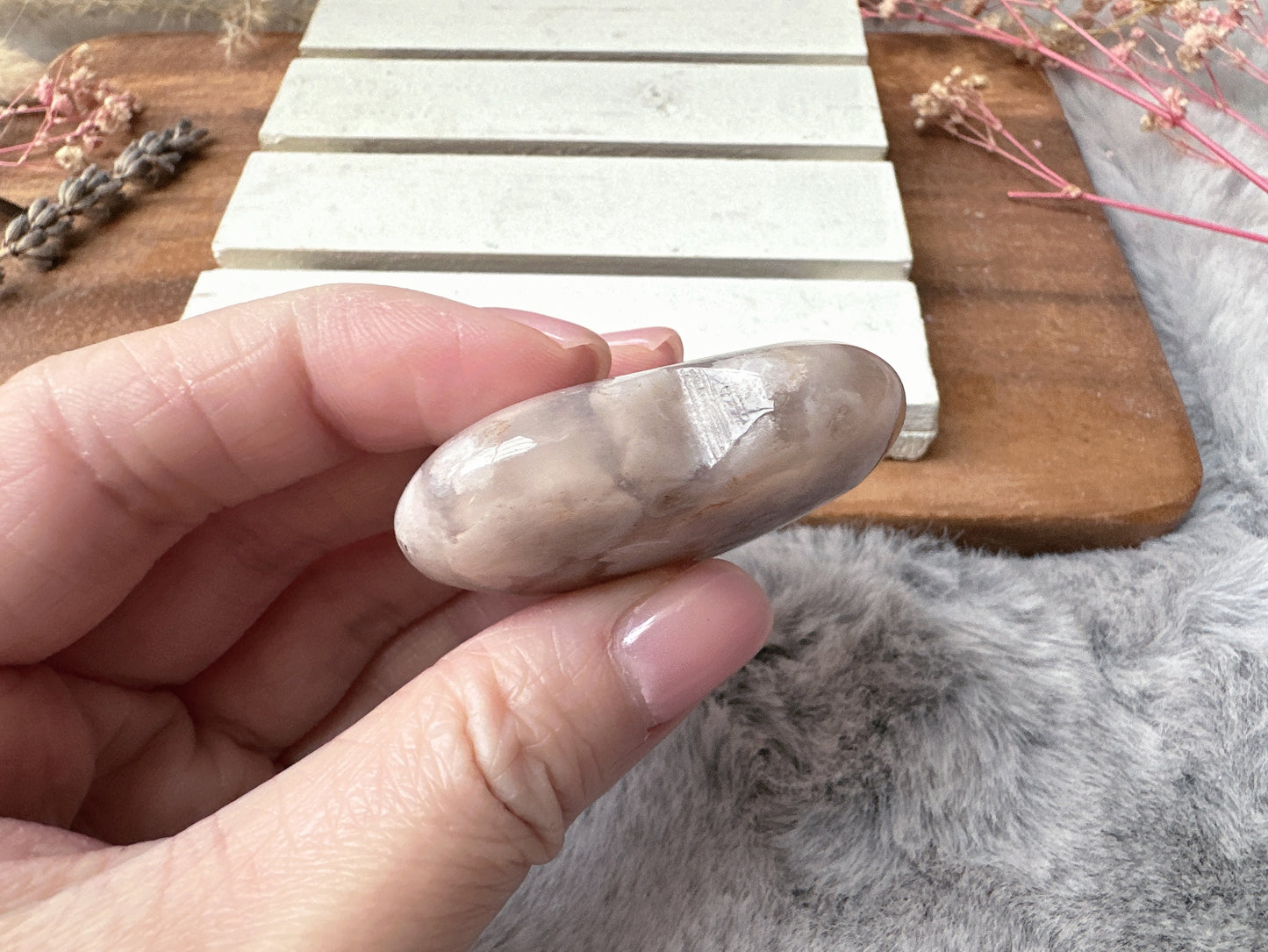 Small Flower Agate Heart