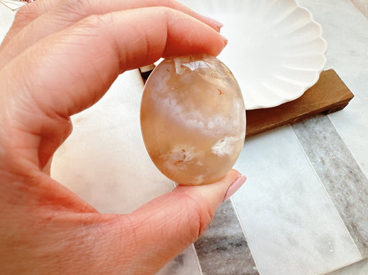 Small Flower Agate Palm Stone