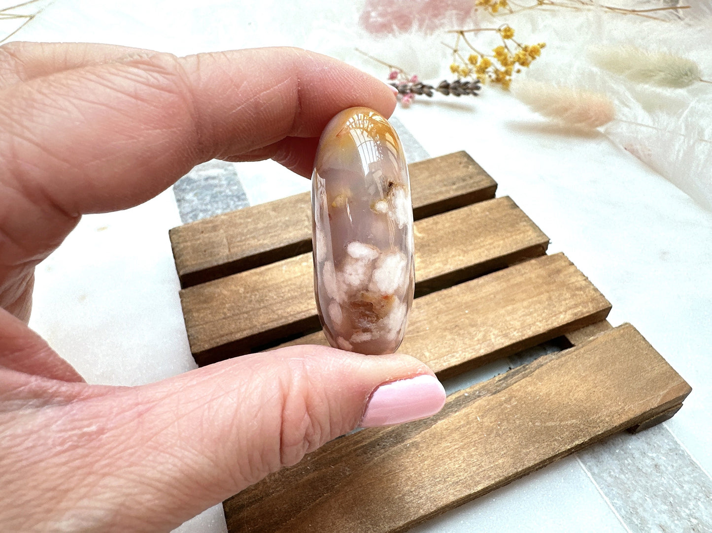 Small Flower Agate Palm Stone