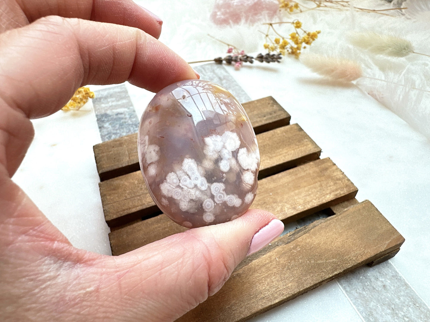 Small Flower Agate Palm Stone