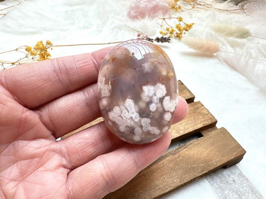 Small Flower Agate Palm Stone