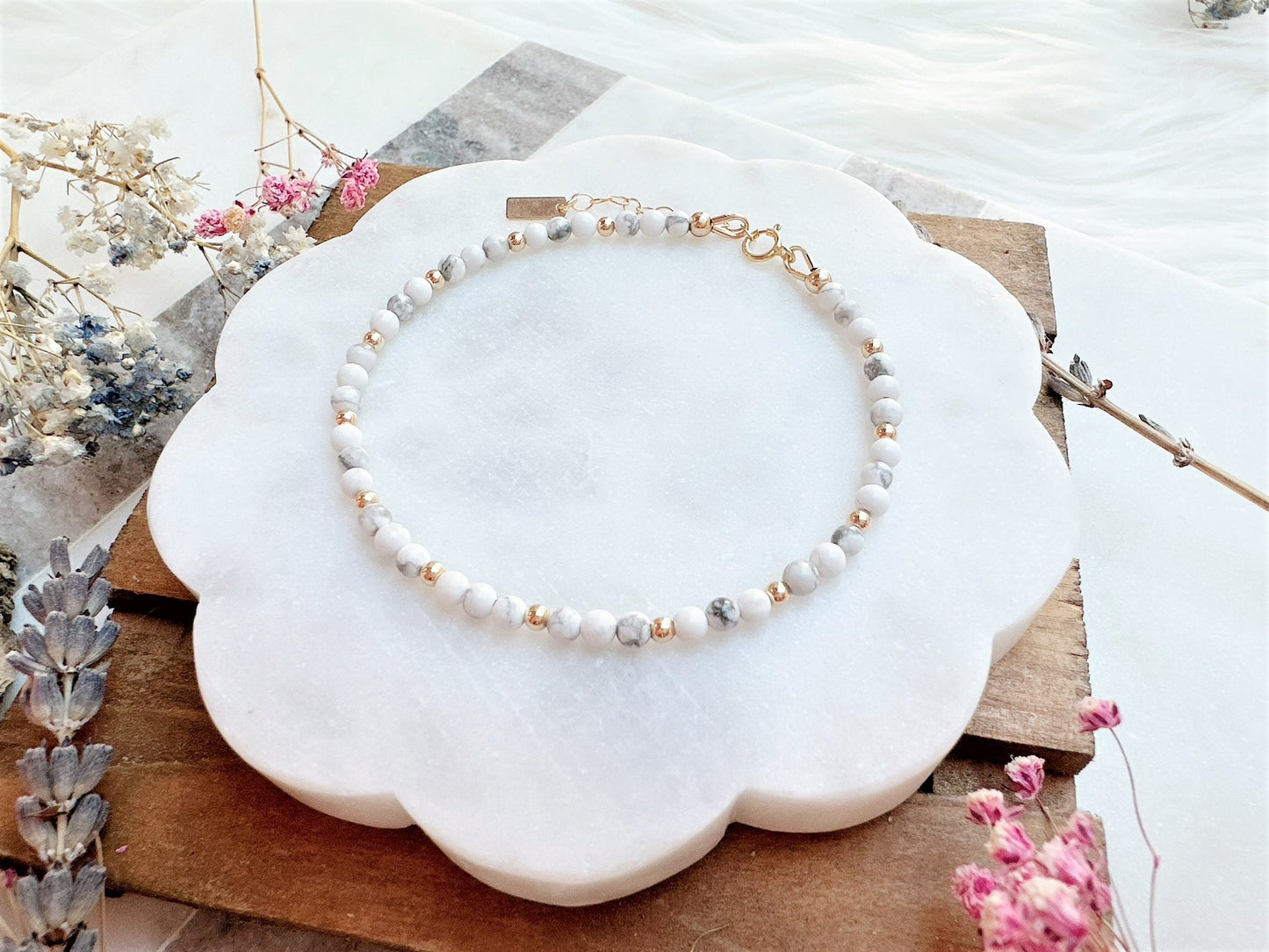 Mini Howlite Bracelet