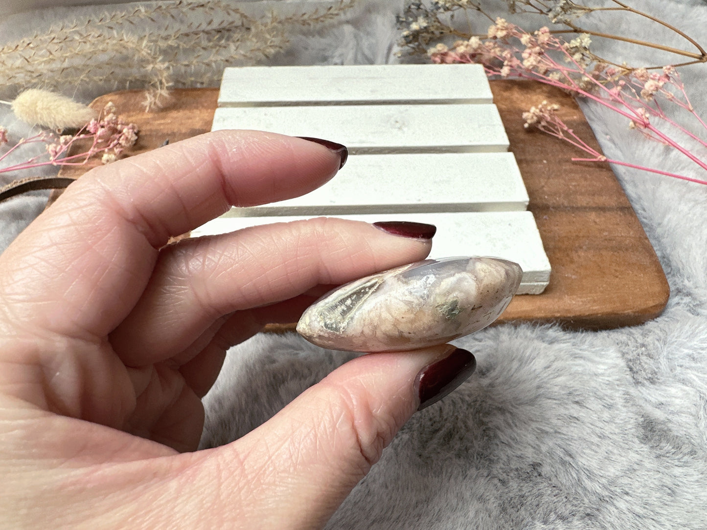 Small Flower Agate Heart