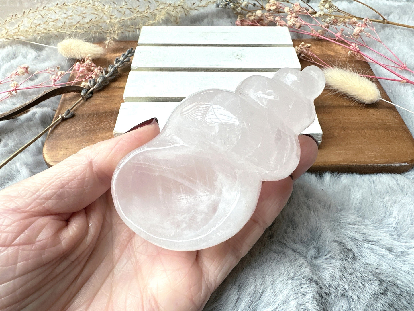 Rose Quartz Seashell Carving