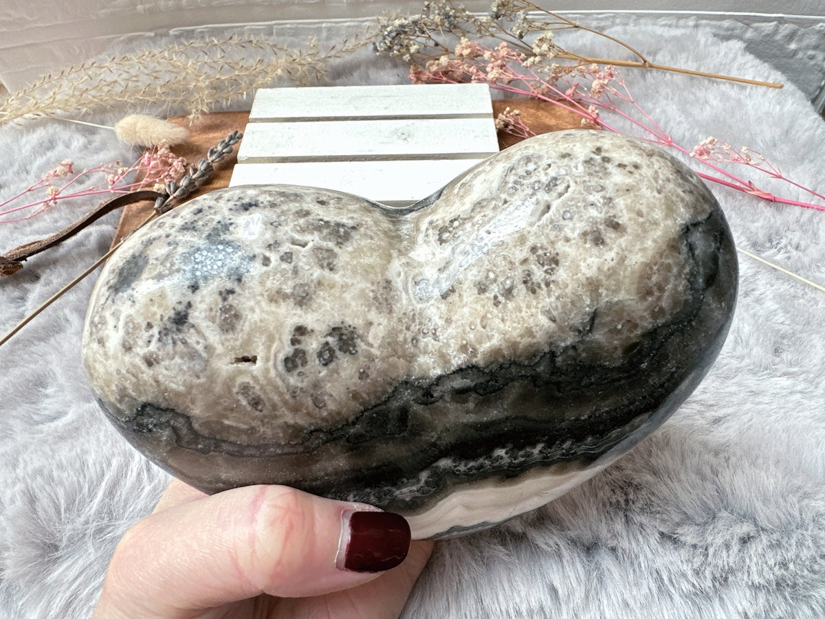 Large Mexican Onyx/Calcite Heart