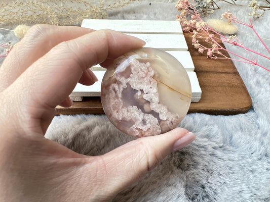 Flower Agate Round Flat Palm Stone