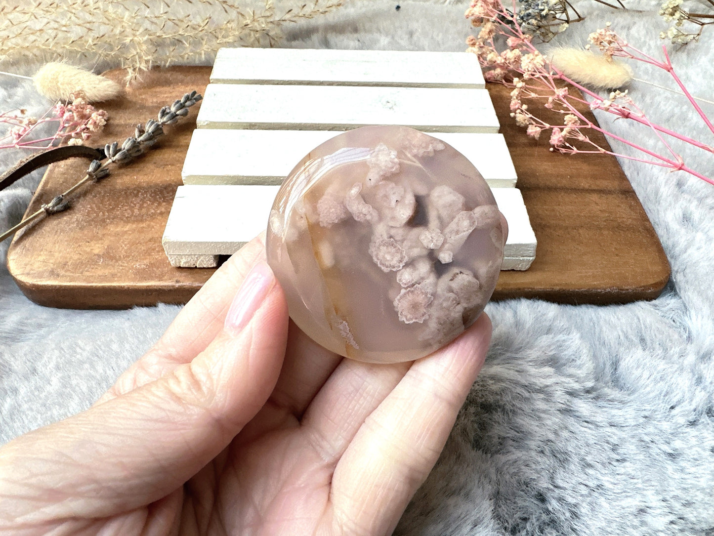 Flower Agate Round Flat Palm Stone