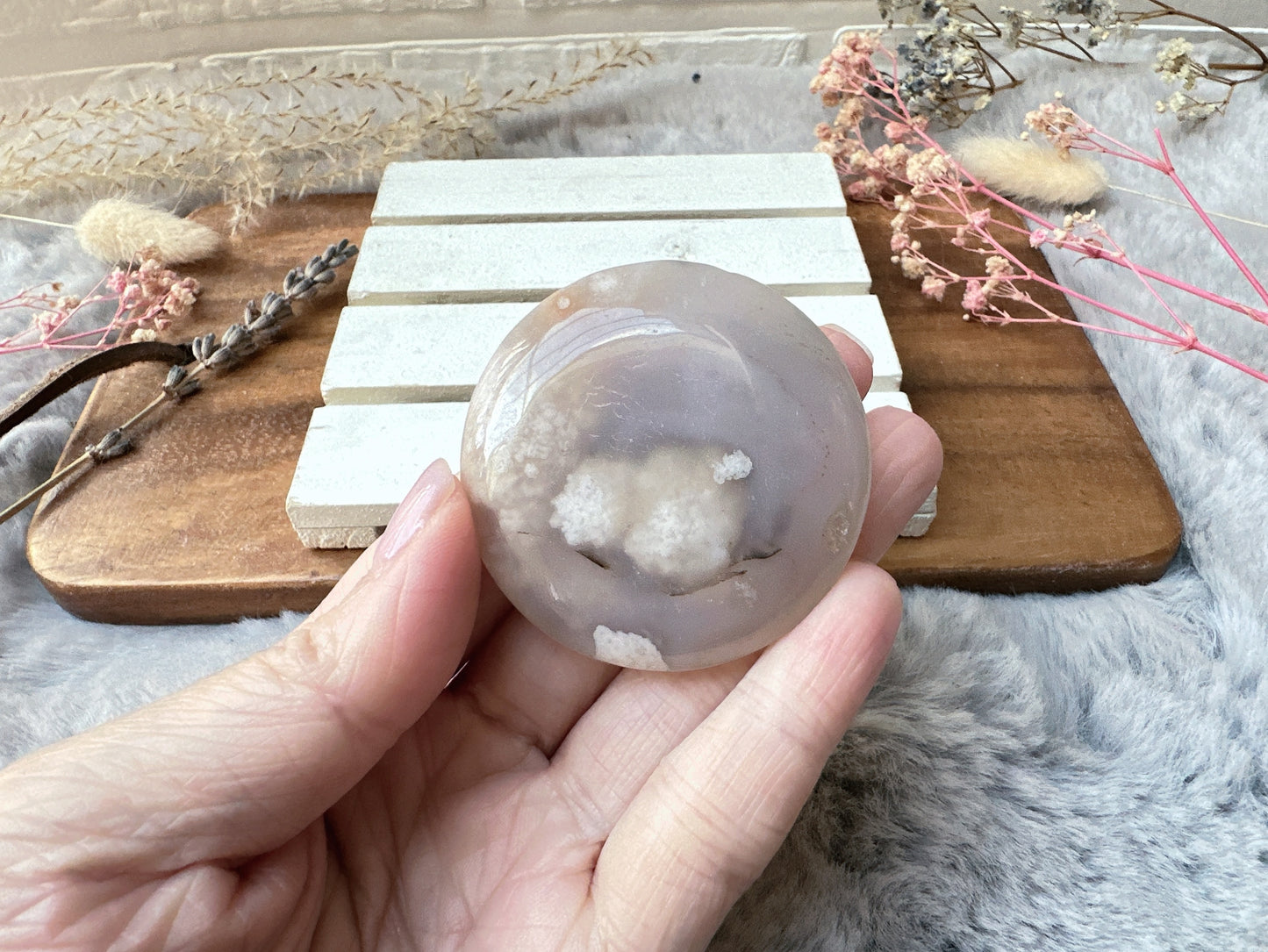 Flower Agate Round Flat Palm Stone