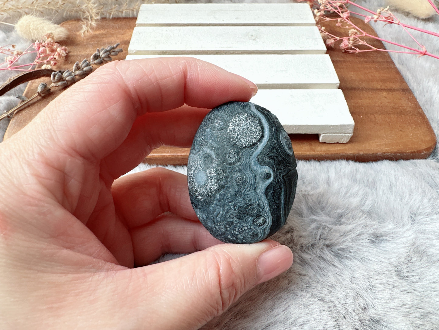 Small Gobi Agate Palm Stone