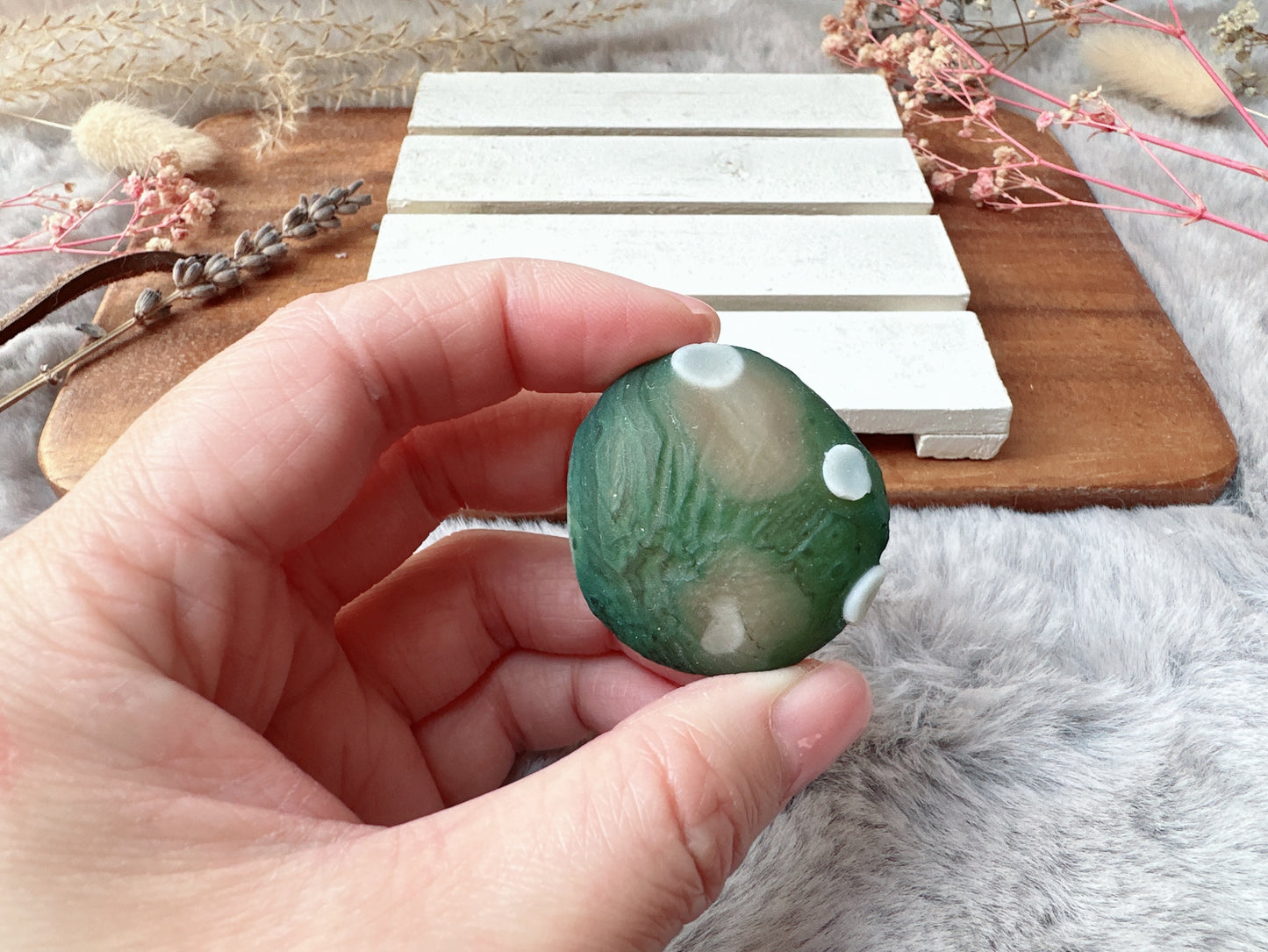 Small Gobi Agate Palm Stone