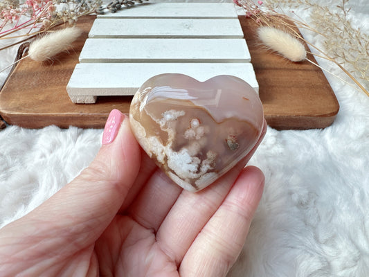 Small Flower Agate Heart