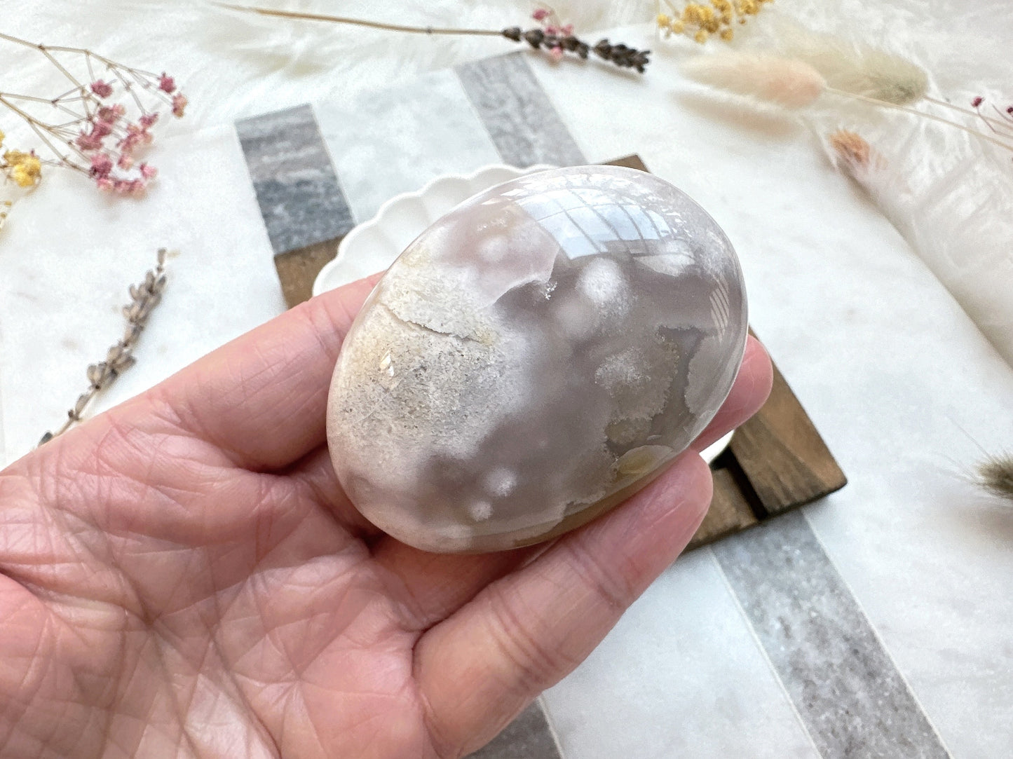 Flower Agate Palm Stone
