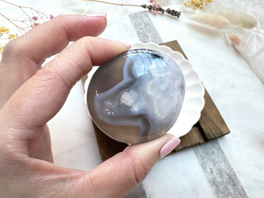 Flower Agate Palm Stone