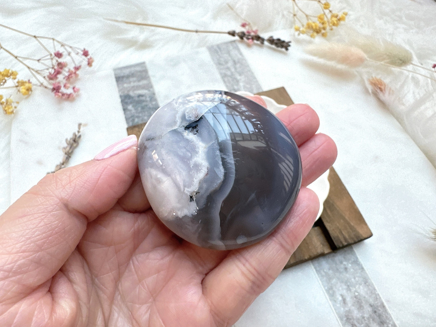 Flower Agate Palm Stone