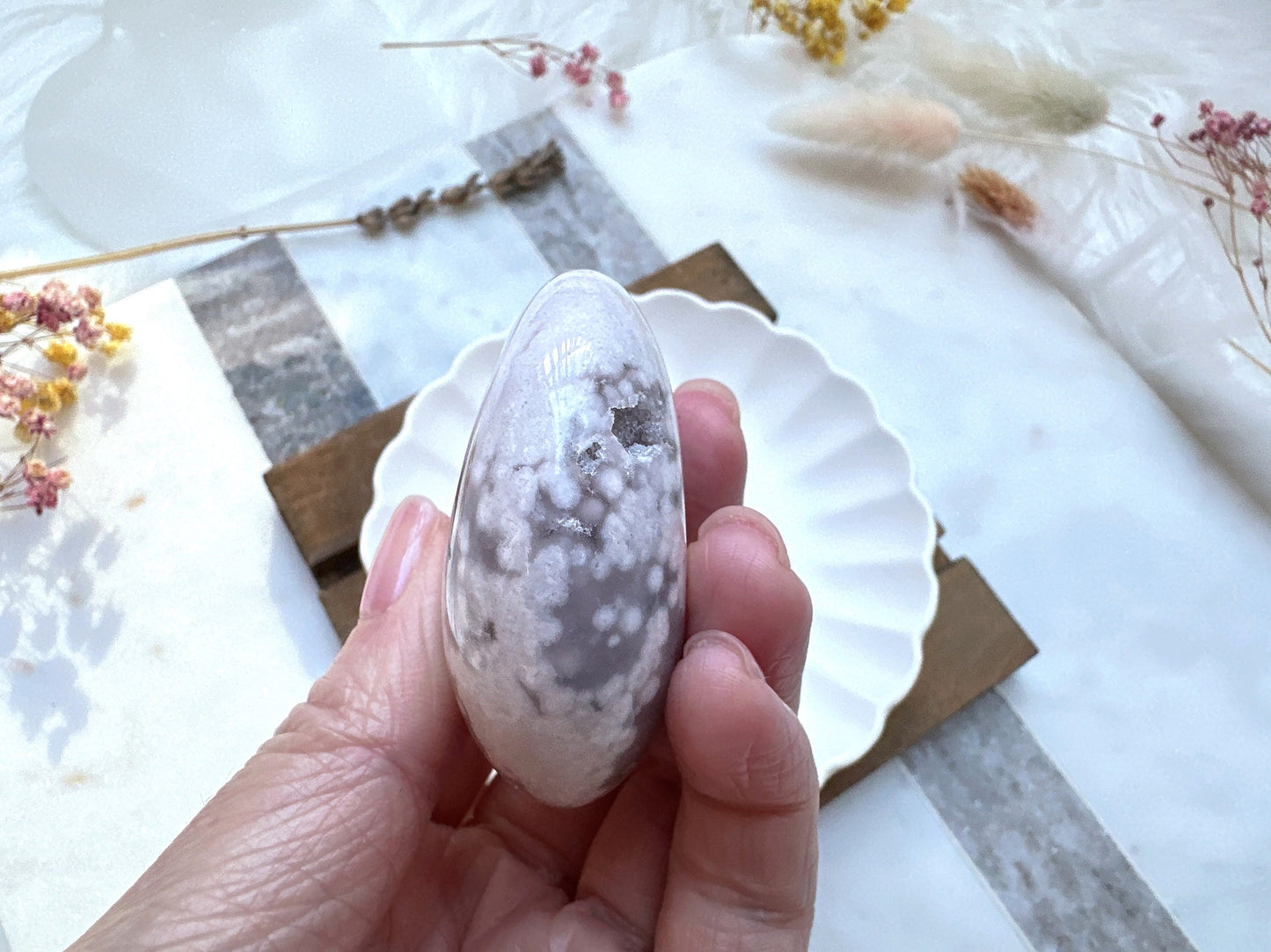 Flower Agate Palm Stone