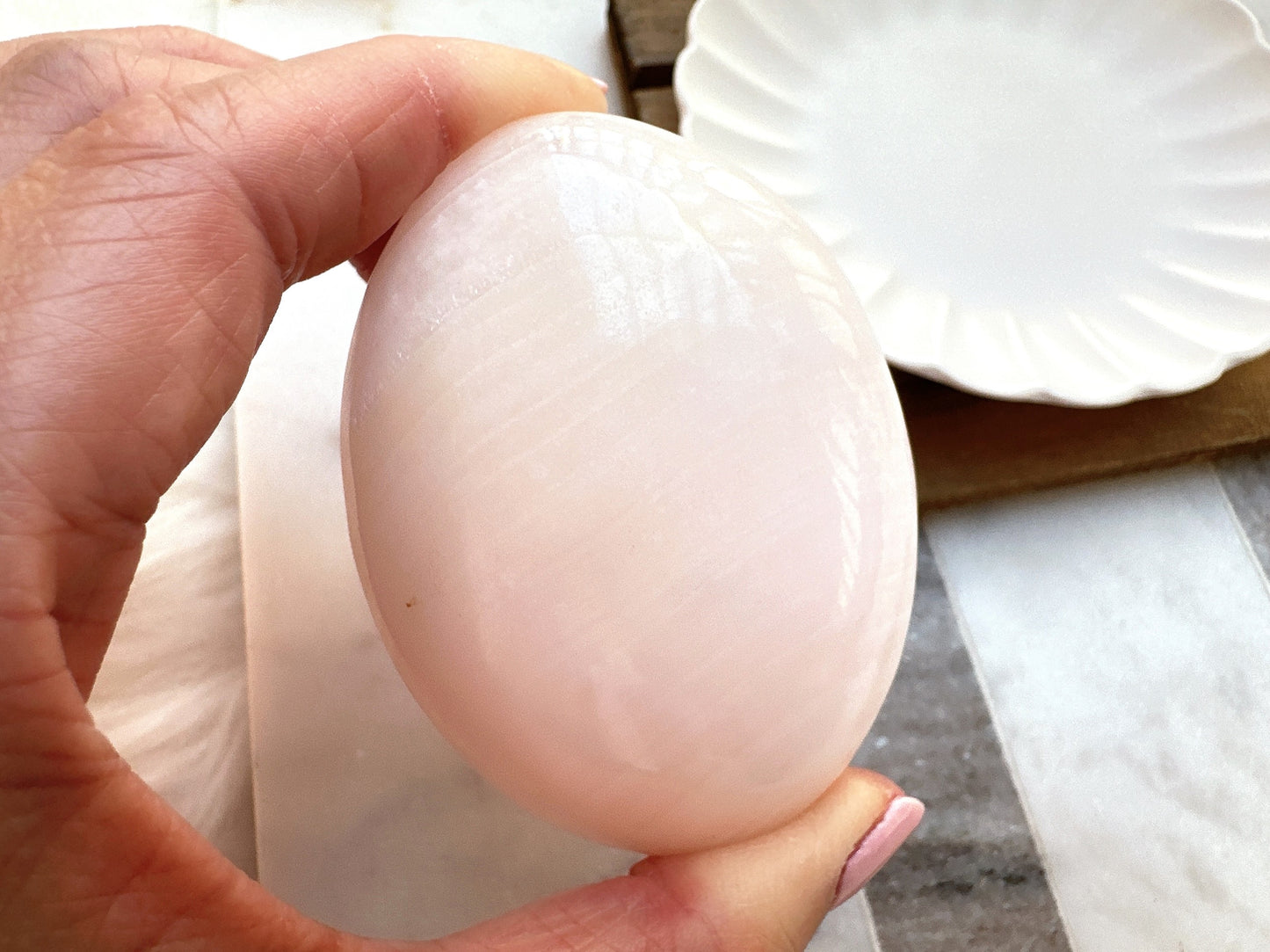 Mangano Calcite Palm Stone