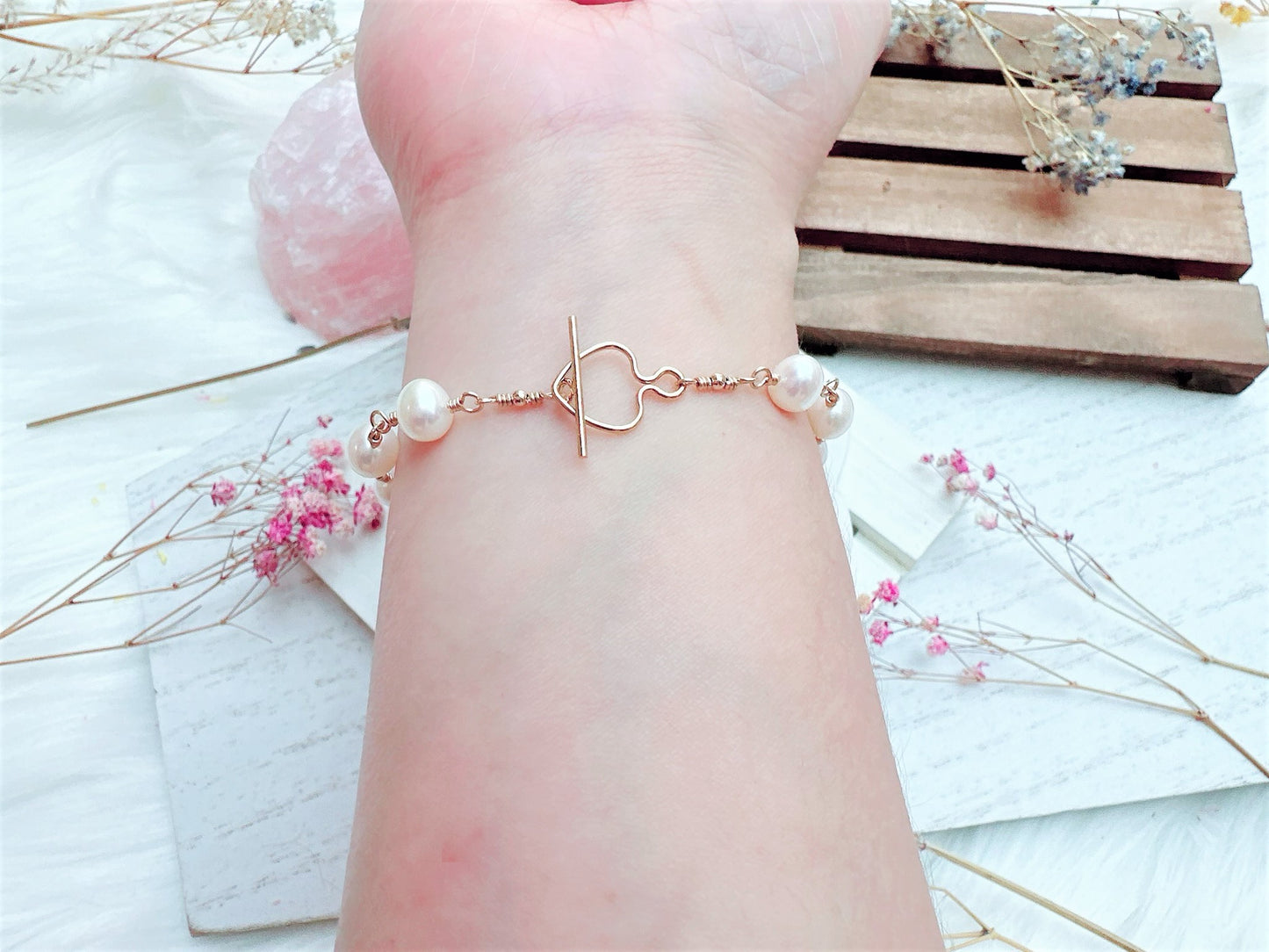 White Freshwater Pearl Bracelet