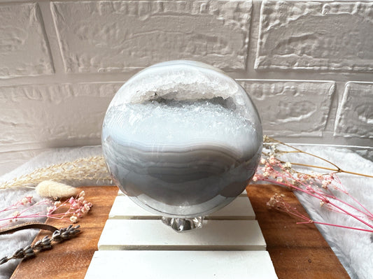 1.3kg Large Agate Sphere with Druzy